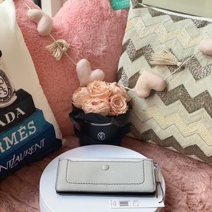 Marc Jacobs pebbled leather wallet light gray